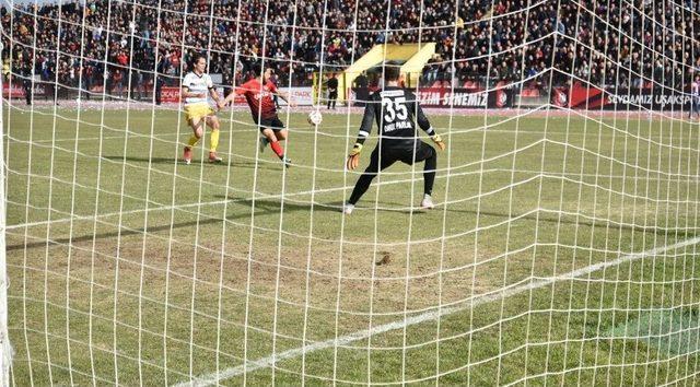 Tff 3. Lig 3. Grup Utaş Uşakspor: 2 - Tekirdağspor: 0