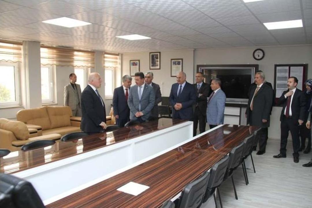 İbrahim Hakkı Fen Lisesine &Ouml;ğretmen Odası Ve Mescit Belediyeden