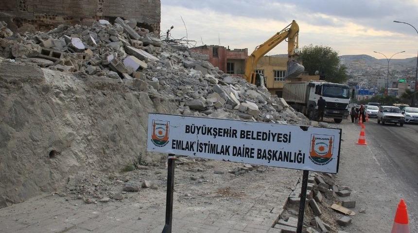 Şanlıurfa Trafiğini Rahatlatacak K&ouml;pr&uuml;l&uuml; Kavşak İ&ccedil;in &Ccedil;alımalar S&uuml;r&uuml;yor