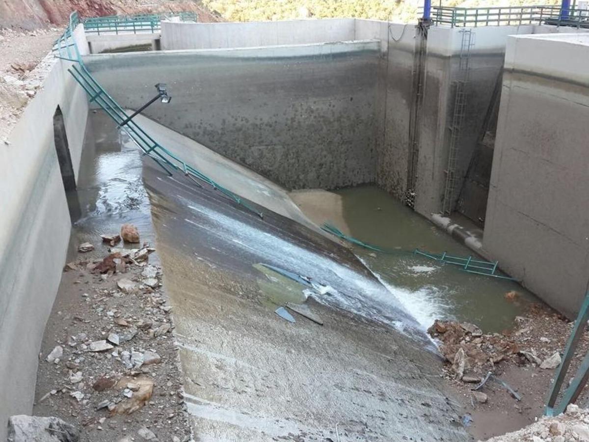 Balık &Ouml;l&uuml;mlerinin Nedeni Hes&rsquo;te Yaşanan Heyelan