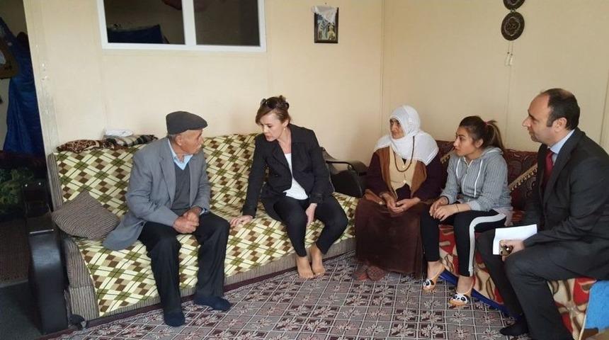 Kaymakam U&ccedil;ar&rsquo;da Yaşlılara Ziyaret