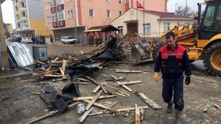 Kastamonu’da Şiddetli Fırtına Yıkıp Geçti