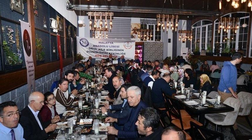 Malatya Anadolu Lisesinde &Ouml;ğretmenler G&uuml;n&uuml; Coşkusu