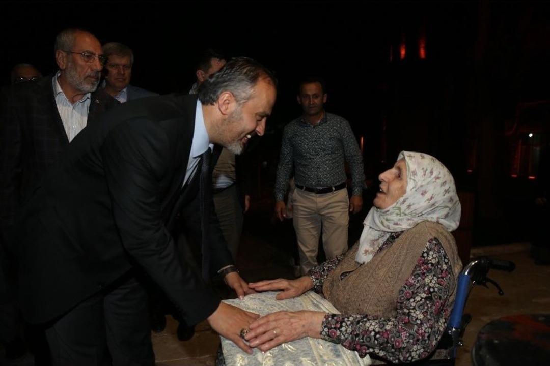 Bursa B&uuml;y&uuml;kşehir Belediye Başkanı İlk Teravihi Namazgah Mescidi&rsquo;nde Kıldı