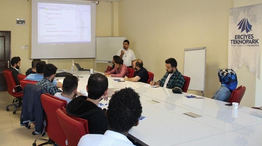 Erciyes Teknopark Firmaları, Meetup Etkinliklerinde Buluştu