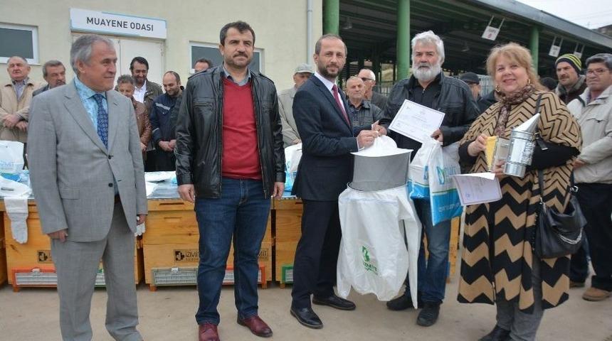 Arıcılık Kursu Mezunları Sertifikalarını Aldı