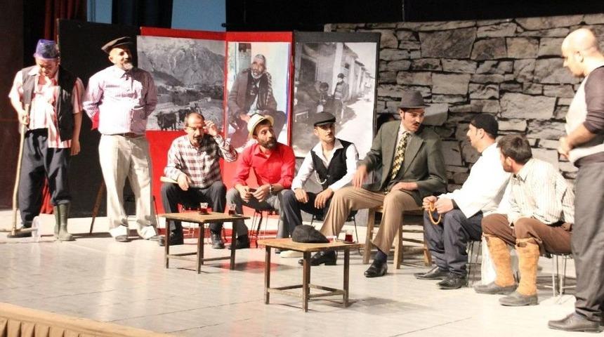 Hakkari&rsquo;de &lsquo;asfalt 30&rsquo; Oyunu Sahnelendi