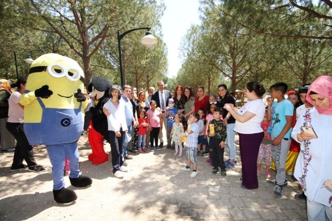 Ayvalık&rsquo;ta Engelliler Piknikte Eğlendi