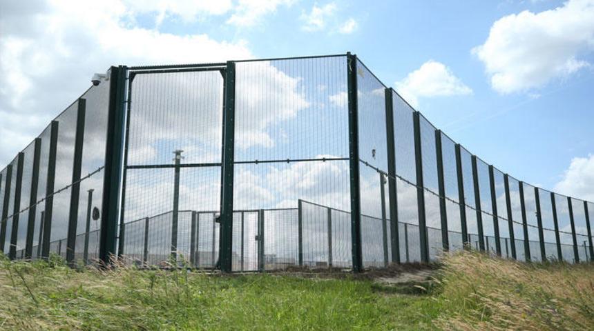 B&uuml;y&uuml;k rezalet! M&uuml;ltecileri buraya kapatacaklar