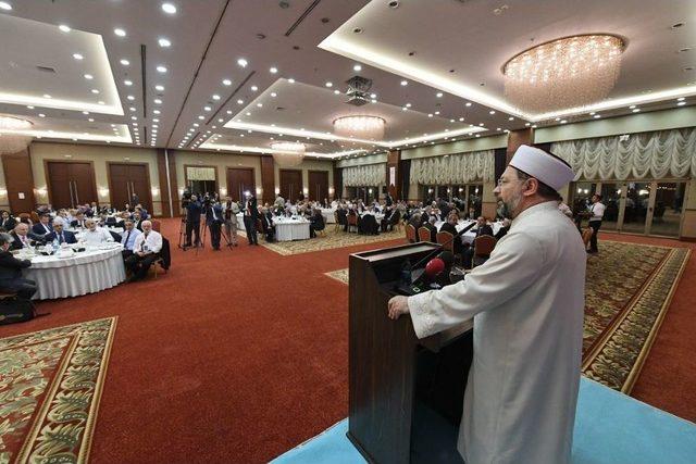 Diyanet İşleri Başkanı Erbaş Malatya’da Kanaat Önderleriyle Bir Araya Geldi