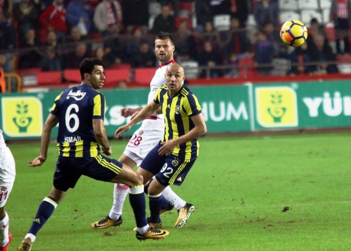 S&uuml;per Lig: Antalyaspor: - Fenerbah&ccedil;e: 1 (ilk Yarı)