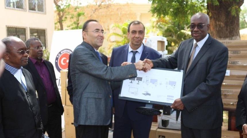 Tika&rsquo;dan Gambiya Y&uuml;ksek Yargısına Bilişim Desteği