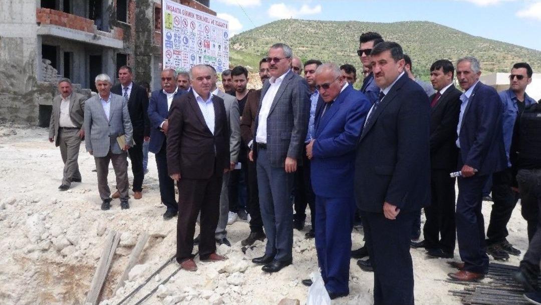 Vali Deniz Gerc&uuml;ş İl&ccedil;esine Bağlı Belde Ve K&ouml;yleri Gezdi