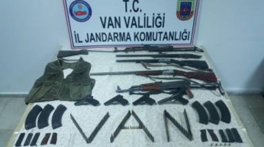 Silah Satarak Pkk&rsquo;ya Finans Sağlayan 2 Kişi G&ouml;zaltına Alındı