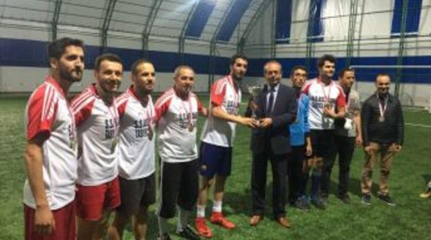 Aslanapa’da Kurumlar Arası Halı Saha Turnuvası