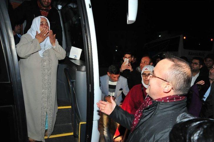Çanakkaleli Umreciler Dualarla Karşılandı G1