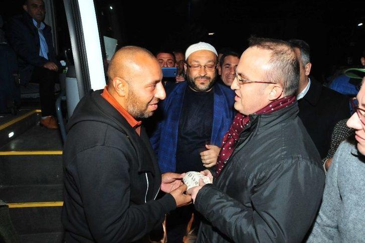 Çanakkaleli Umreciler Dualarla Karşılandı G2