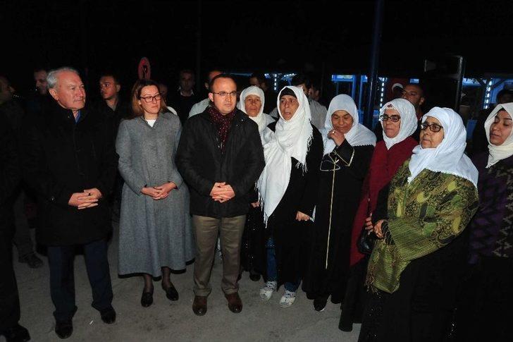 Çanakkaleli Umreciler Dualarla Karşılandı G3