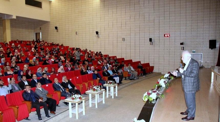 &Uuml;niversite De İlahiyat Vizyon Programı D&uuml;zenlendi