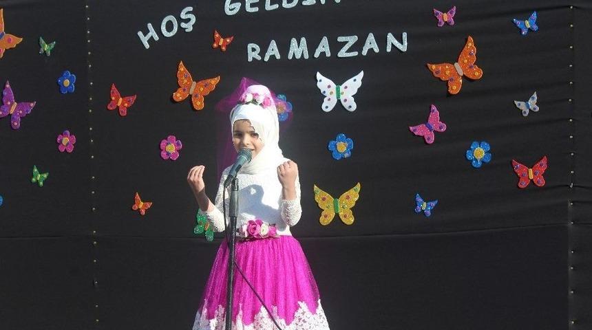 Minikler G&ouml;sterileriyle G&ouml;z Kamaştırdı