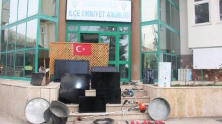 Çamlıyayla’daki Ev Hırsızları Yakalandı