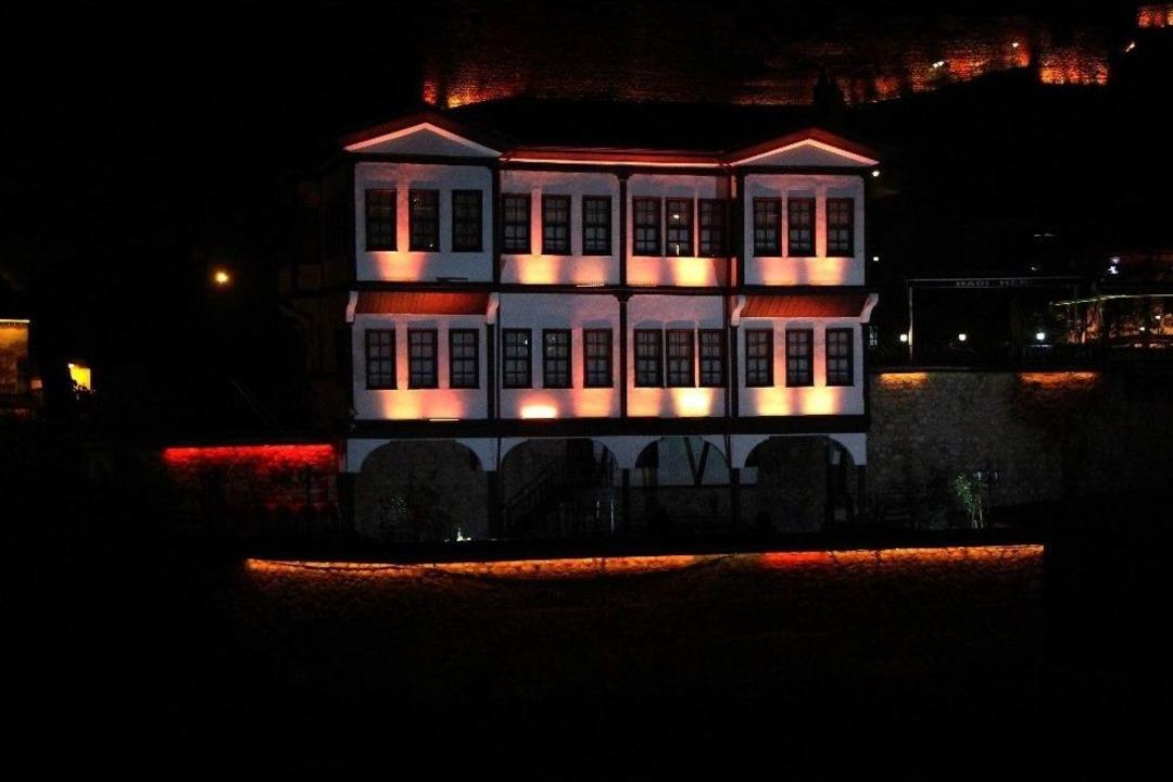 Amasya Evleri &lsquo;turuncu&rsquo; Renkte