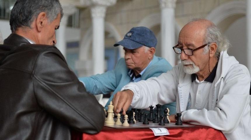 60 Yaş &Uuml;st&uuml; Satran&ccedil; Turnuvası