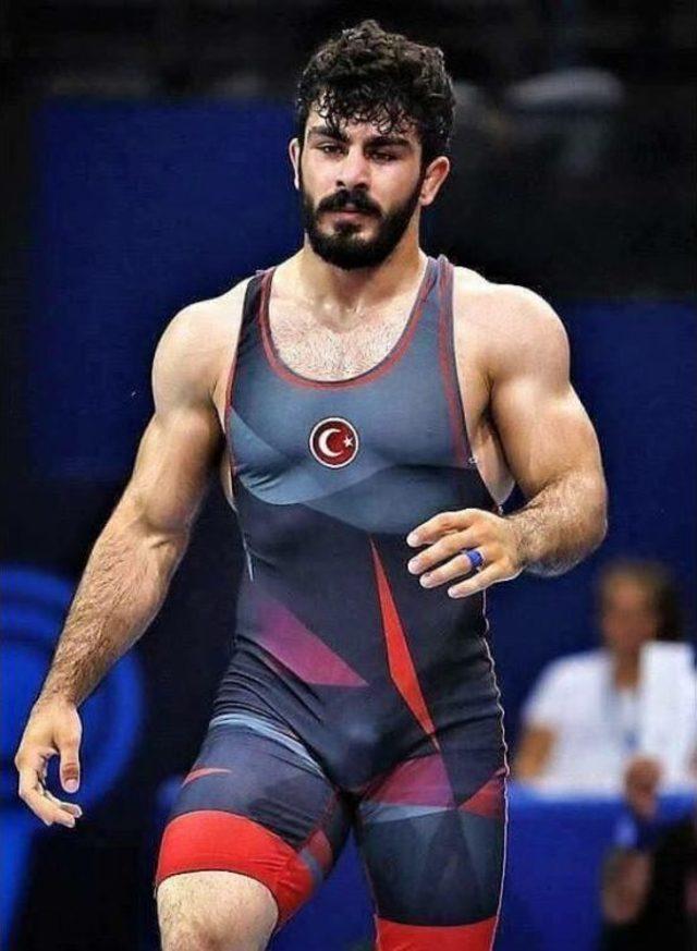 Rekt&ouml;r Bircan, D&uuml;nya Şampiyonunu Tebrik Etti 3