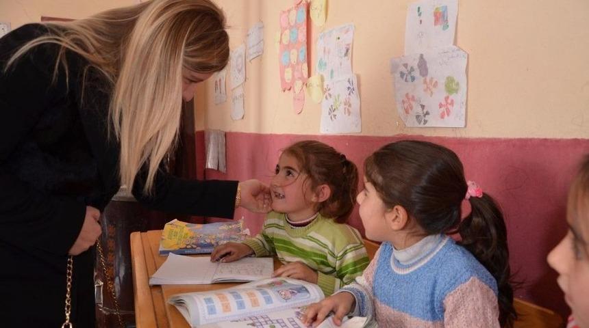 &lsquo;g&ouml;n&uuml;l El&ccedil;ileri&rsquo;nden K&ouml;y Okullarına Ziyaret