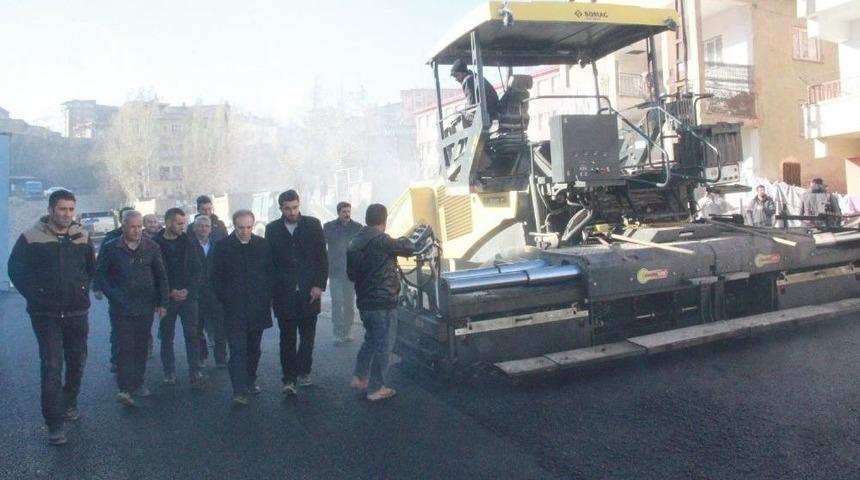 500 Haneli Mahallede İlk Defa Asfalt Serimi Yapıldı