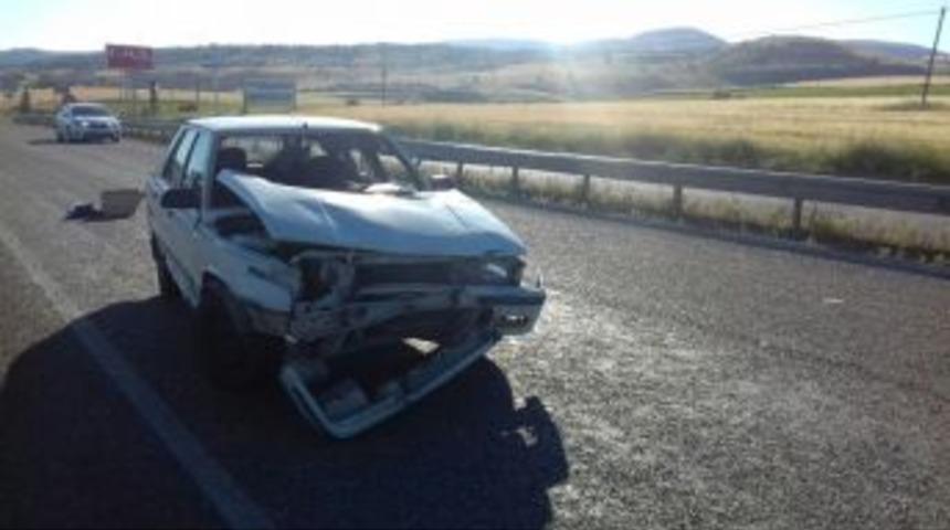 G&ouml;lbaşı&rsquo;nda Otomobil Şarampole U&ccedil;tu: 3 Yaralı