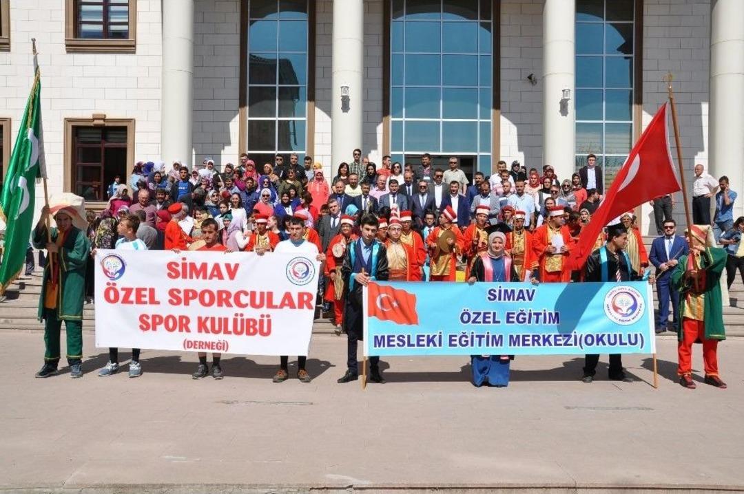 Simav &Ouml;zel Eğitim Mesleki Eğitim Merkezi Okulu İlk Mezunlarını Verdi