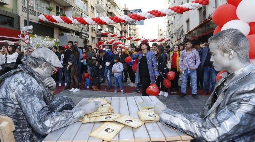 Y&uuml;rekteki Sevgi Şiirle Dile Geldi