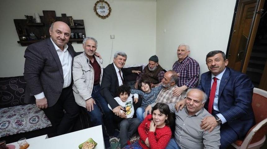 Başkan Karaosmanoğlu&rsquo;ndan Yaşlılar Haftası&rsquo;ndan Anlamlı Ziyaret