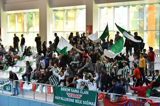 Salihli’nın Sultanları Kendi Evinde Galip