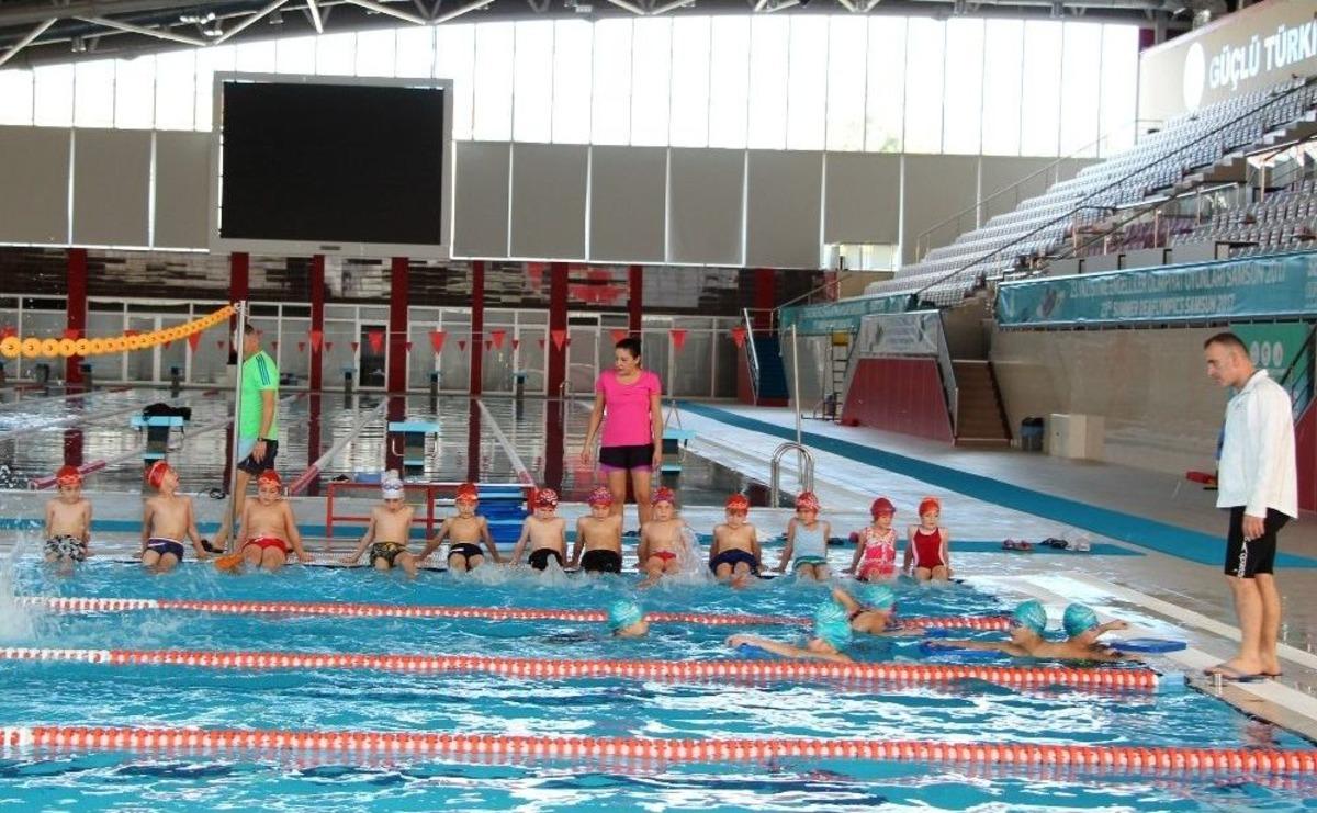 16 Bin &Ouml;ğrenci Geleceğe Kula&ccedil; Atıyor