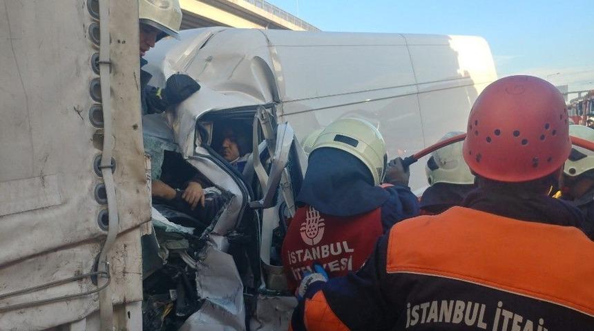 Basın Ekspres Yolunda Feci Kaza