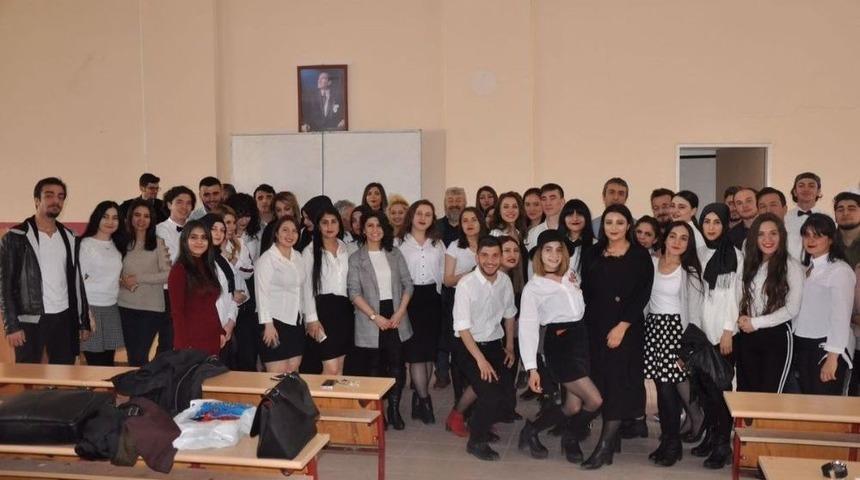 Kaü’de Rus Edebi Çevirisi Ele Alındı