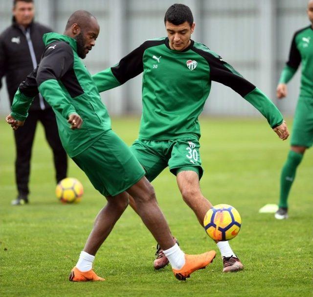 Bursaspor’da Hazırlıklar Sürüyor