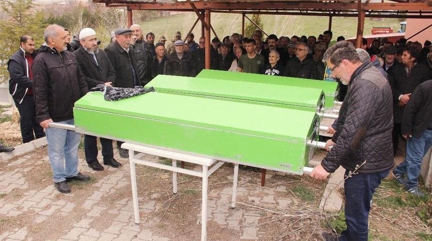 Aşk Cinayetinin Kurbanları Toprağa Verildi