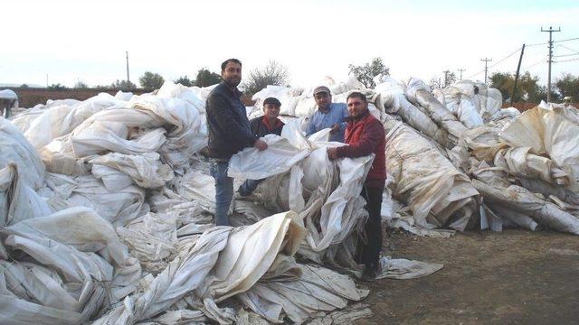 Sarıgöl’de Bağ Örtüleri Geri Dönüşüme Kazandırılıyor