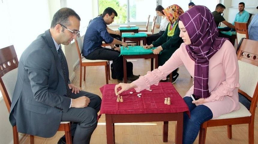 Pe&ccedil;i&ccedil;&rsquo;in Turnuvası D&uuml;zenlendi