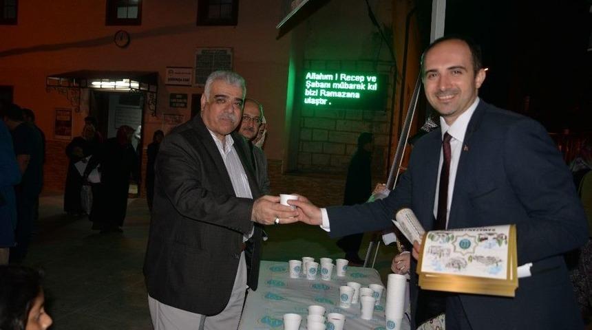 Teravih Namazı Sonrası Osmanlı Şerbeti Ve Lokum İkramı