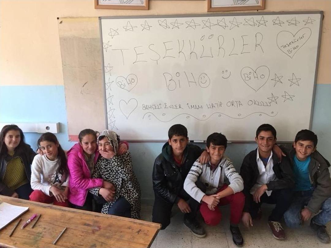 Viranşehir&rsquo;den Kitap, Y&uuml;ksekova&rsquo;dan Mutluluk Fotoğrafı