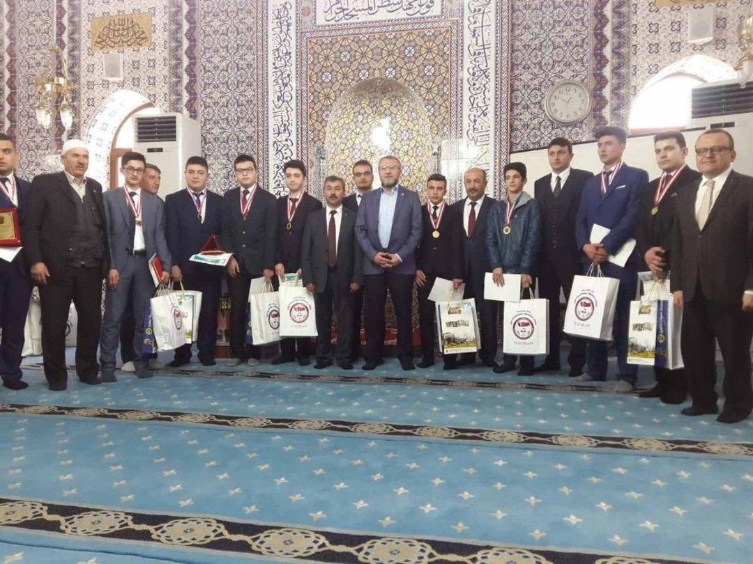 &rsquo;gen&ccedil; Hatipler Minberde Hutbe Okuma Yarışması&rsquo;nın İl Finali Pazarlar&rsquo;da Yapıldı