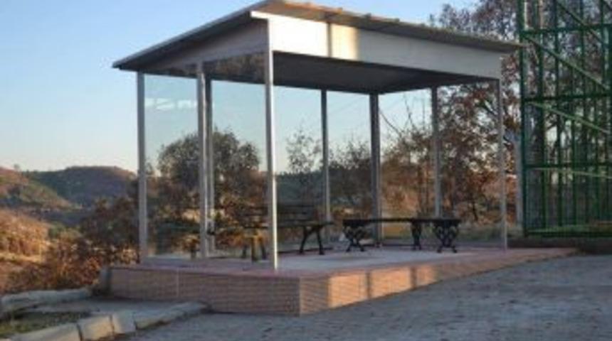 Şaphane Belediyesi Dolmuş Duraklarını Yeniledi