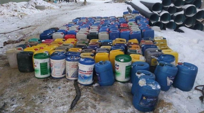 Katır Sırtında Akaryakıt Ka&ccedil;ak&ccedil;ılığı