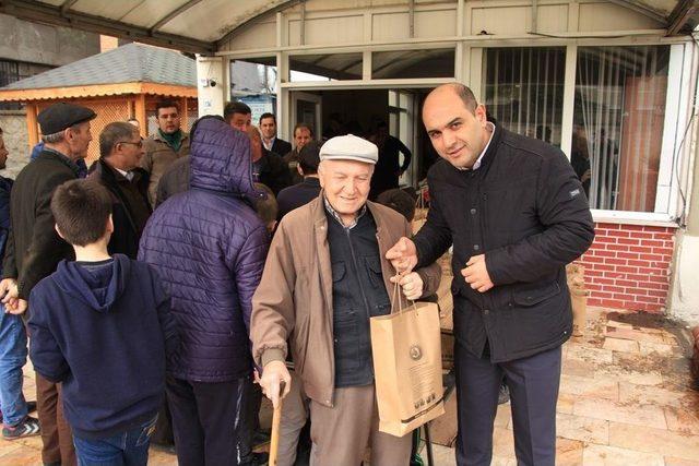 Domaniç Orman İşletme Müdürlüğü, Vatandaşlara Gelir Getirici Fidan Dağıttı