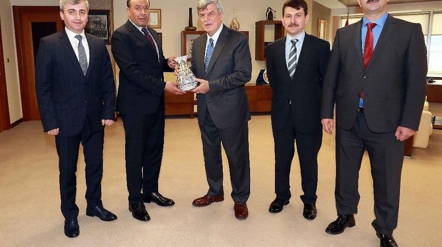 Başkan Karaosmanoğlu, Kişisel Verileri Koruma Kurumu Y&ouml;netimini Ağırladı