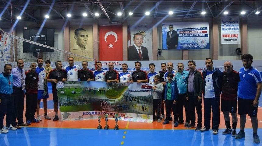 ’koşabiliyorken Koş’ Kurumlar Arası Voleybol Turnuvası Sona Erdi